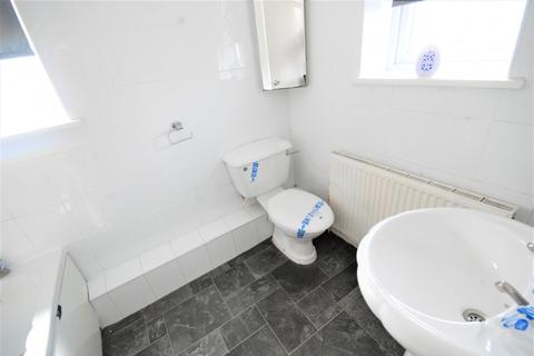 4 Baker Gardens, Wardley, Gateshead, NE10 8TT