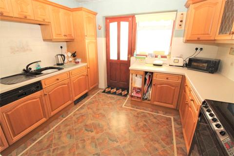 10 Bradley Avenue, Benfleet, SS7 3AG