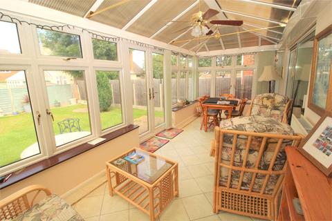10 Bradley Avenue, Benfleet, SS7 3AG