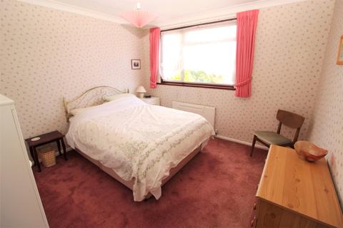 10 Bradley Avenue, Benfleet, SS7 3AG