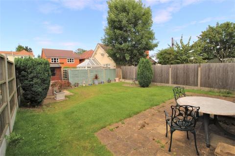 10 Bradley Avenue, Benfleet, SS7 3AG