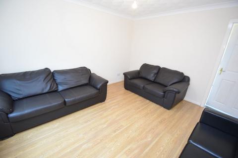 3 bedroom terraced house to rent, Blanchard Street, Hulme, Manchester. M15 5PN