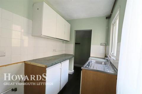 2 bedroom terraced house to rent, Nelson Road Central