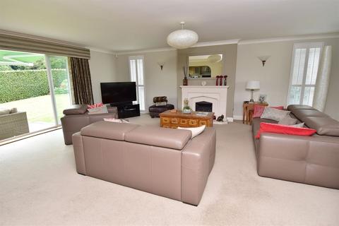 Meadows Spring Lane, Fordwich, Canterbury, CT2 0DL