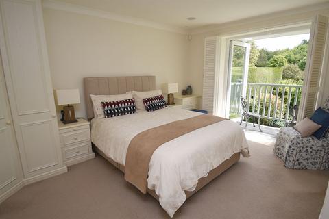 Meadows Spring Lane, Fordwich, Canterbury, CT2 0DL
