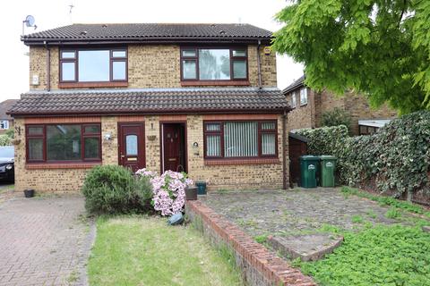 1 bedroom semi-detached house to rent, Gordon Road, Ashford TW15