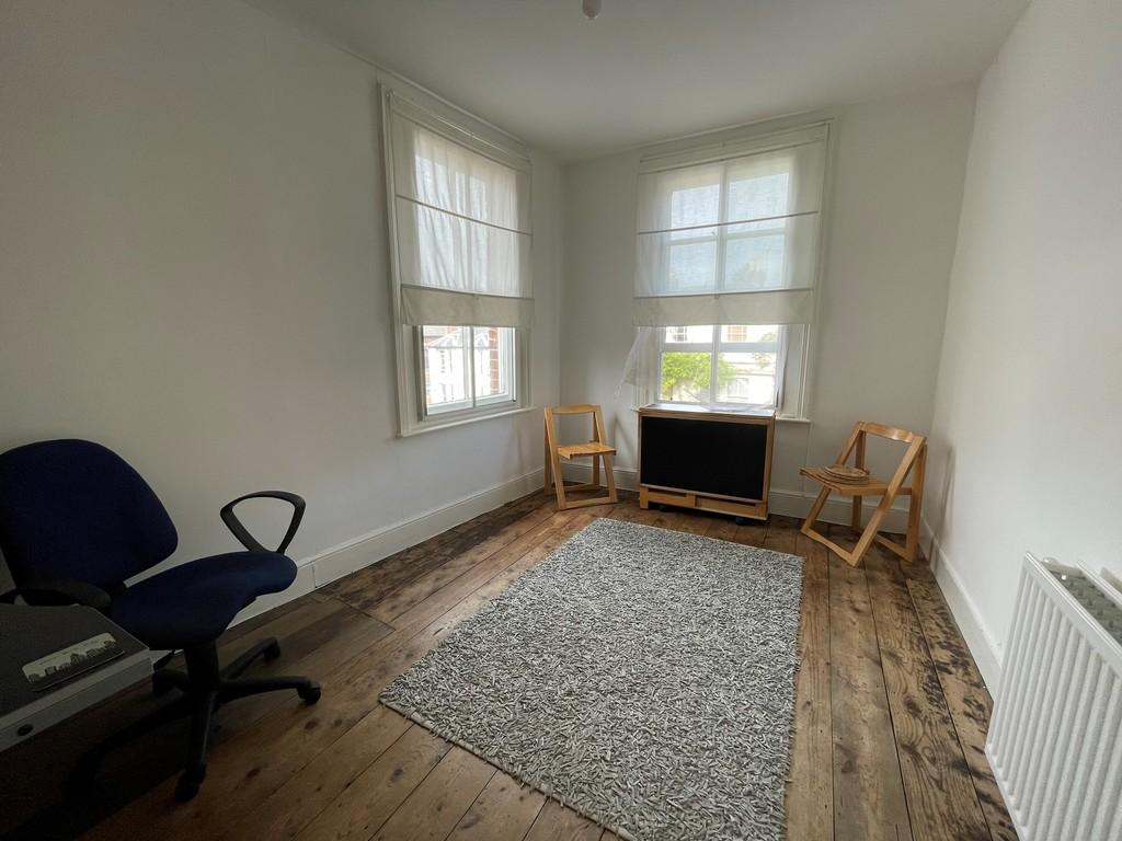 Staplehurst, Kent 2 bed flat £925 pcm (£213 pw)