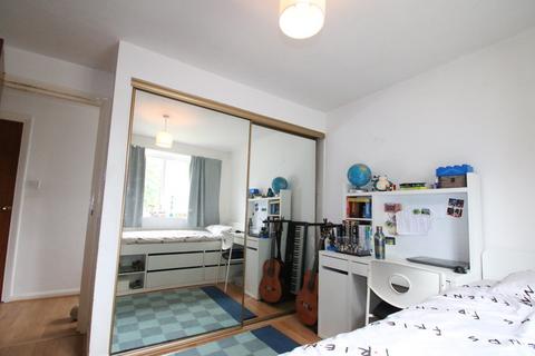 2 bedroom apartment to rent, Burnham Gardens, Addiscombe