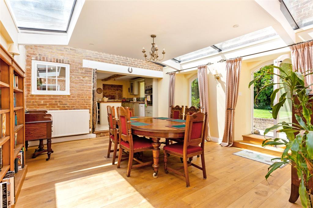 Living/Dining Room