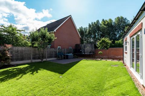 37 Blakeman Way, Lichfield, WS13 8FH