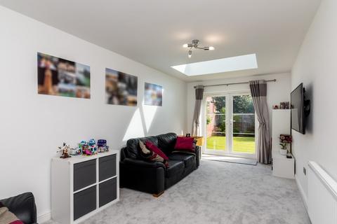37 Blakeman Way, Lichfield, WS13 8FH