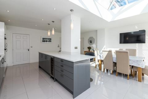 37 Blakeman Way, Lichfield, WS13 8FH