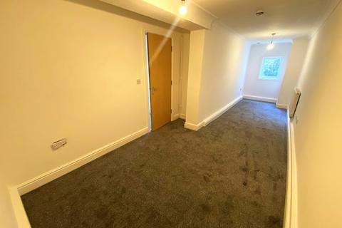 4 bedroom ground floor maisonette to rent, Clarendon Road, Southsea
