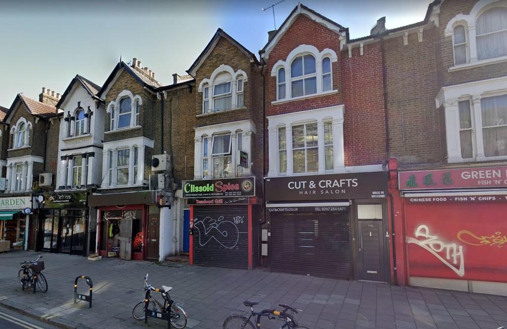 Green Lanes, London 4 bed flat £2,000 pcm (£462 pw)