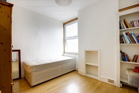 1 Alexandra Avenue, London, N22 7XE