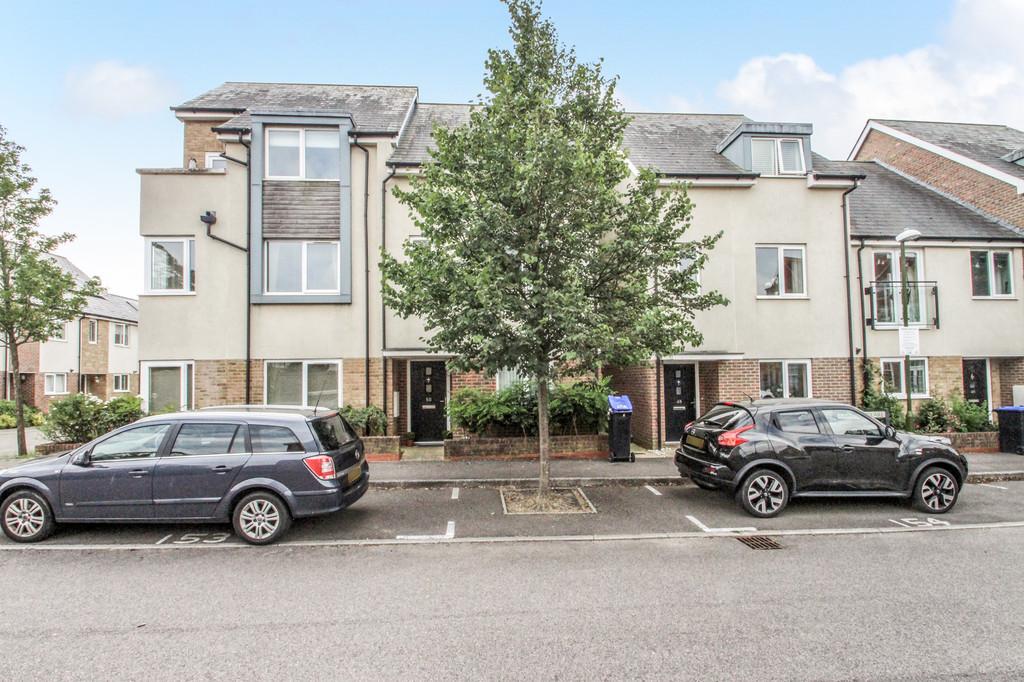 Rainbow Square, ShorehambySea, BN43 6AX 4 bed townhouse £2,000 pcm