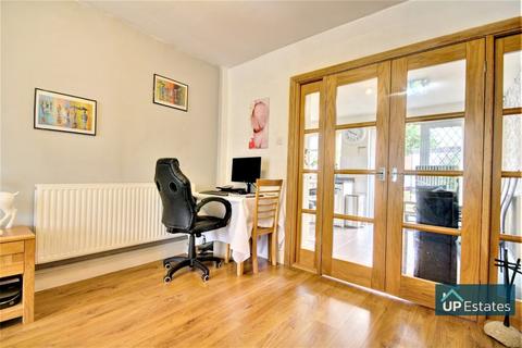 60 Torrington Avenue, Coventry, CV4 9AR