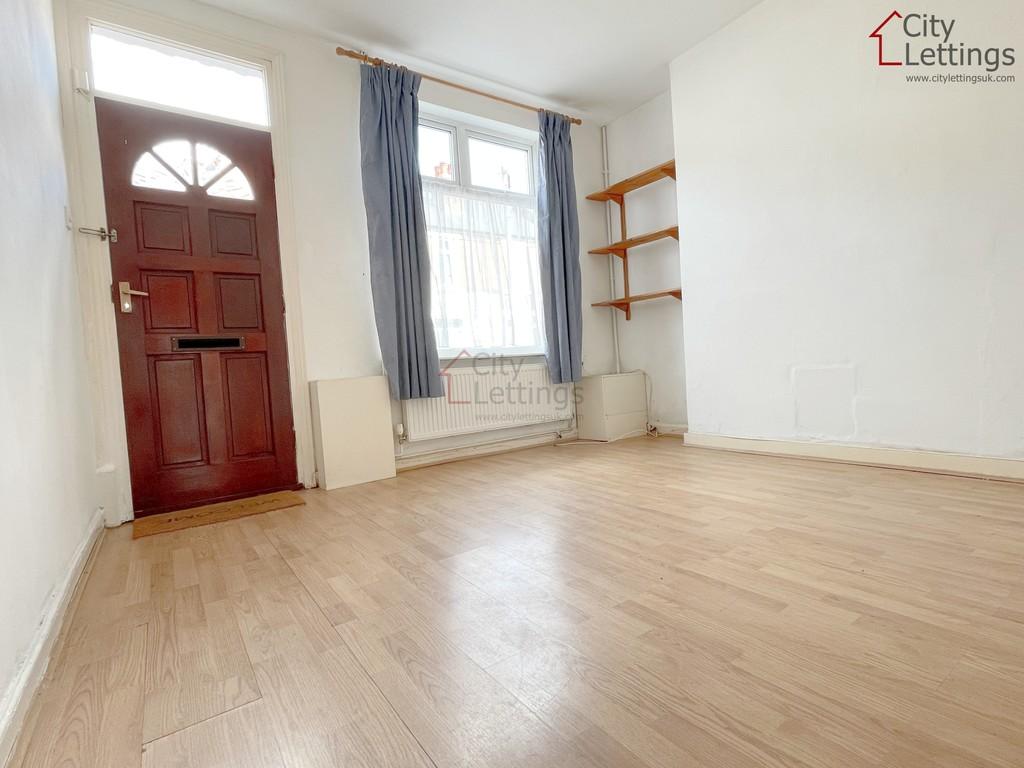 Glentworth Road, Bobbersmill 2 bed terraced house £695 pcm (£160 pw)
