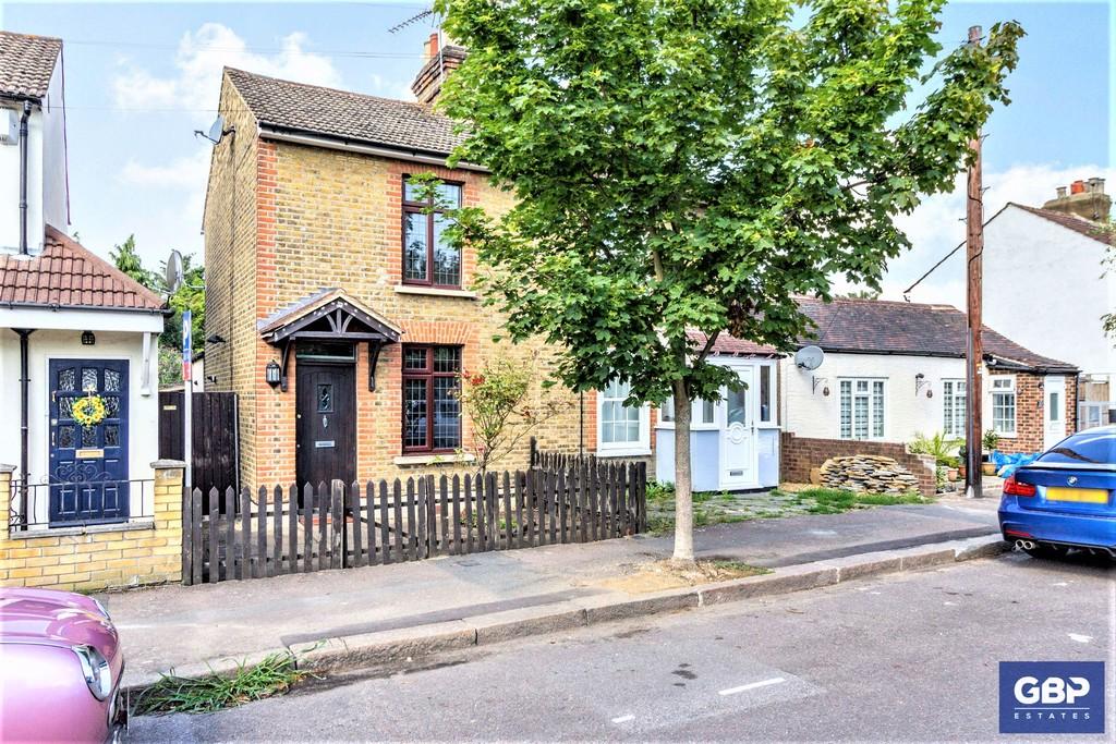 Shakespeare Road, Romford 2 bed semidetached house £325,000
