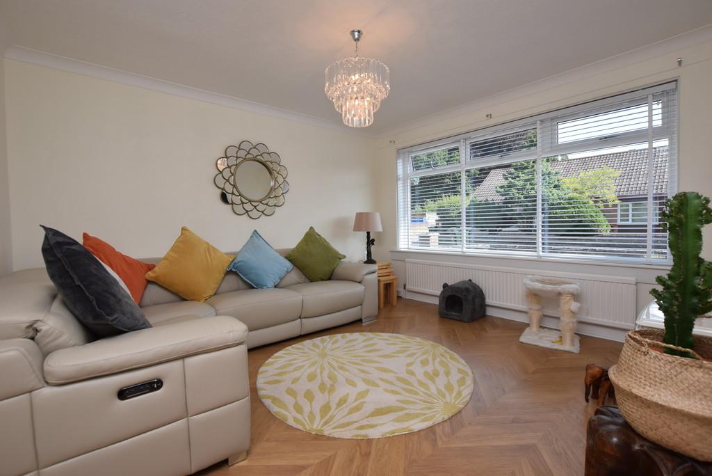 Manor Gardens, Rosemount, Blairgowrie 2 bed semidetached bungalow £