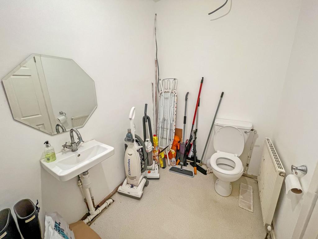 Utility Room/W.C
