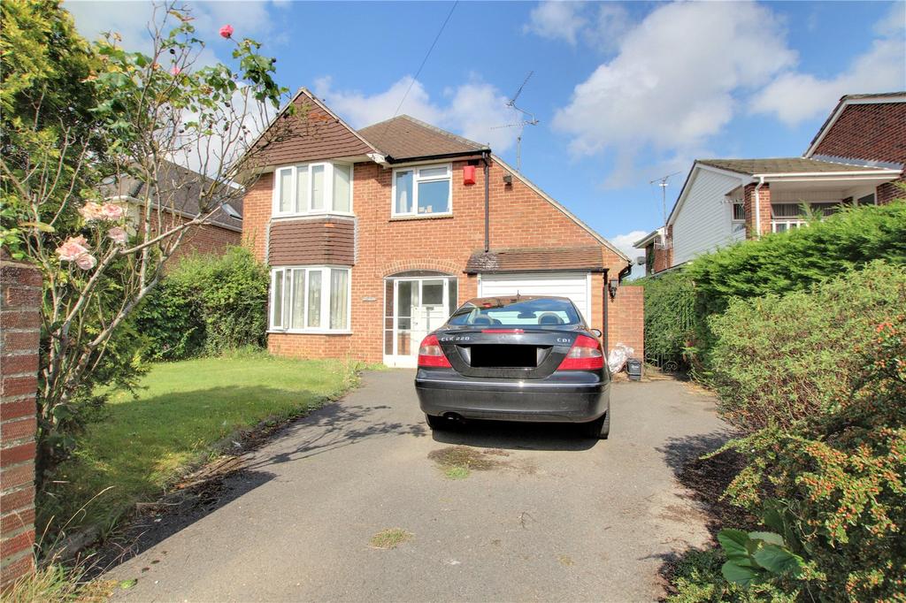 Pitts Lane, Earley, Reading... 3 bed detached house £1,750 pcm (£404 pw)