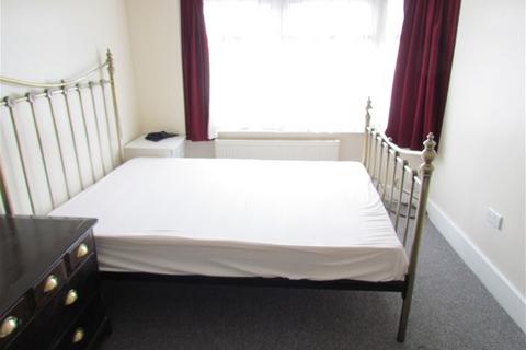 1 bedroom end of terrace house to rent, MORNINGTON CRESCENT, Hounslow