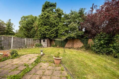 18b The Drive, Orpington, BR6 9AP