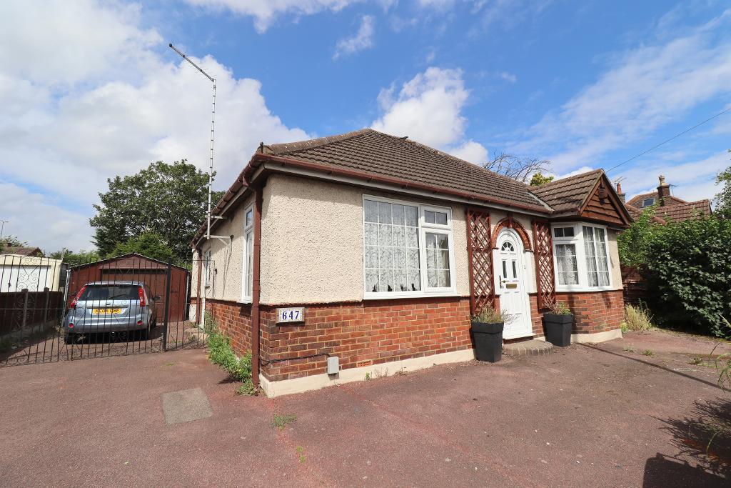 Hitchin Road, Stopsley Village, Luton, Bedfordshire, LU2 7UP 2 bed