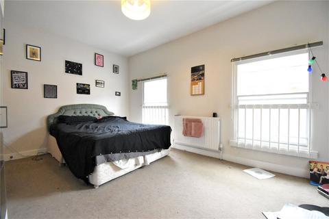 2 bedroom apartment to rent, Queen Street, Maidenhead, Berkshire, SL6