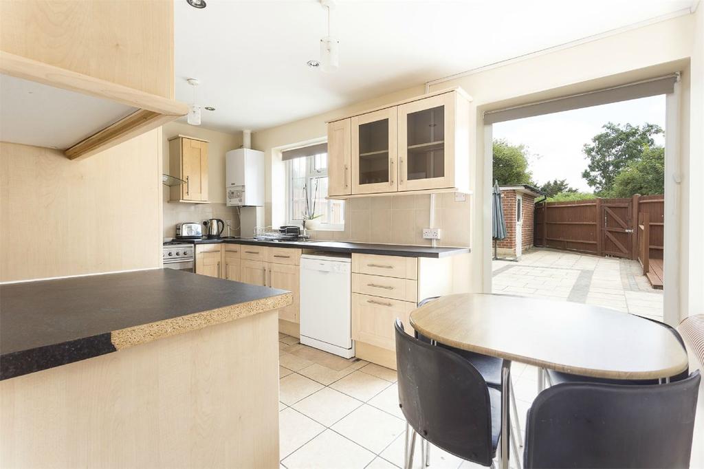 St Pauls Close, Ealing, LONDON, W5 4 bed terraced house £2,550 pcm (£