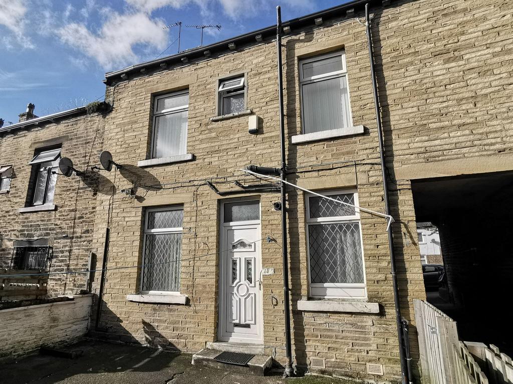 St. Leonards Road, Bradford, BD8 2 bed terraced house £65,000