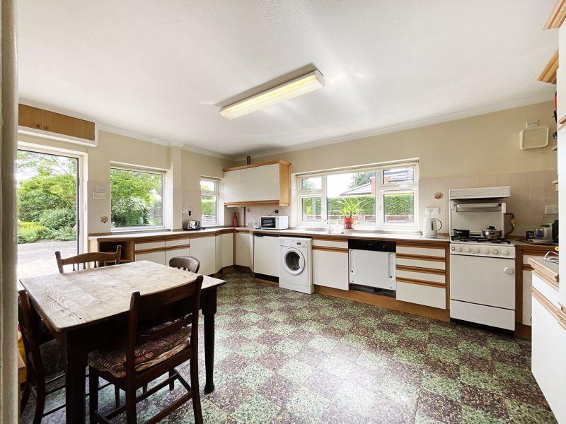 Colleys Lane, Willaston, Nantwich 3 bed detached bungalow £400,000