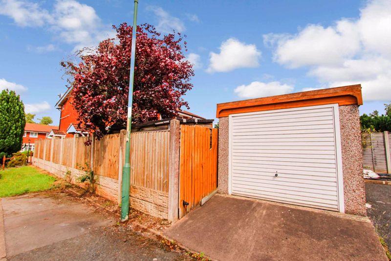 Rischale Way, Walsall 2 bed semidetached house £160,000