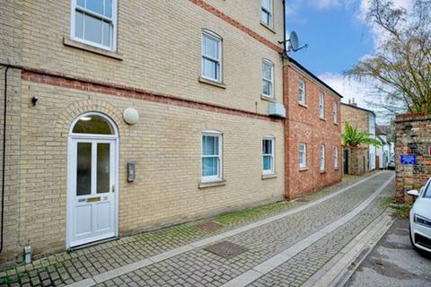 2 bedroom flat to rent, Royal Oak Passage, Huntingdon