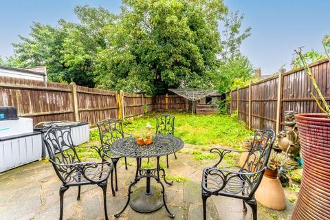 16 Vale Road, Sutton, SM1 1QH