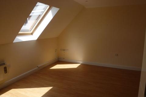 2 bedroom apartment to rent, Wilkinson Street, Leigh