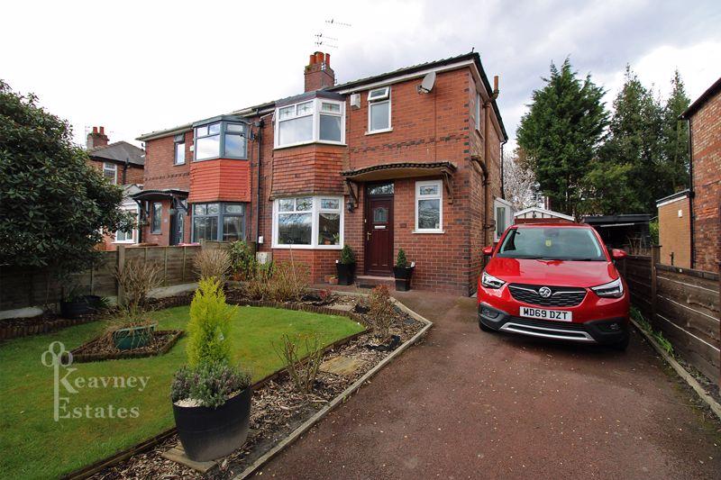 Old Clough Lane, Walkden M28 3 bed semidetached house £250,000