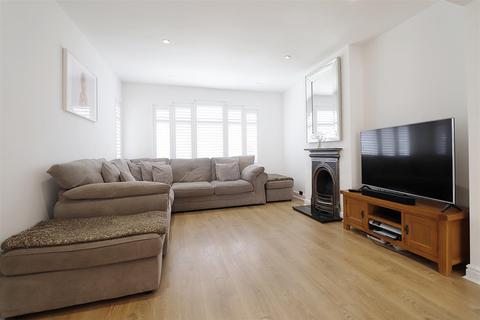 3 Mayfair Avenue, Bexleyheath, DA7 4TN