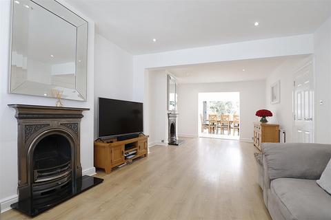 3 Mayfair Avenue, Bexleyheath, DA7 4TN