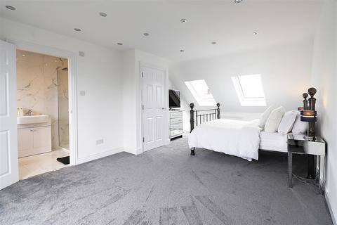 3 Mayfair Avenue, Bexleyheath, DA7 4TN