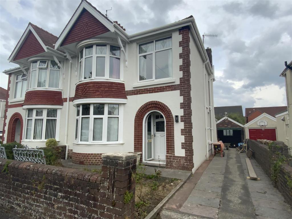 Denham Avenue, Llanelli 3 bed semidetached house £199,995