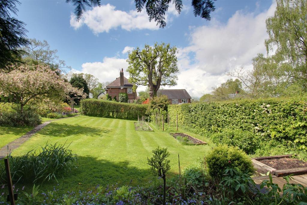 Hall Park, Berkhamsted 4 bed house £1,150,000