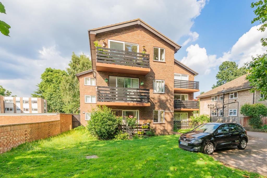 Park Road, Beckenham, BR3 2 bed apartment £1,500 pcm (£346 pw)