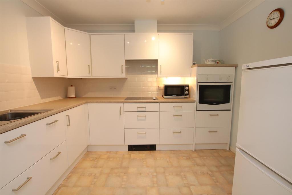 Kitchen.JPG