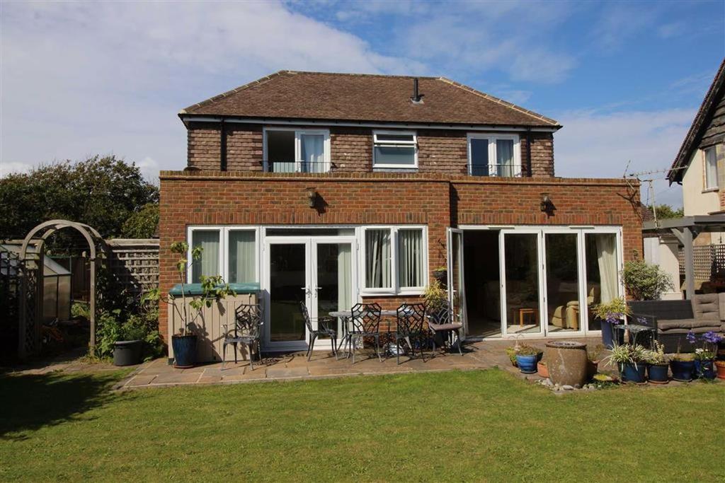 Grove Road, Barton On Sea, Hampshire 5 bed detached house £829,950