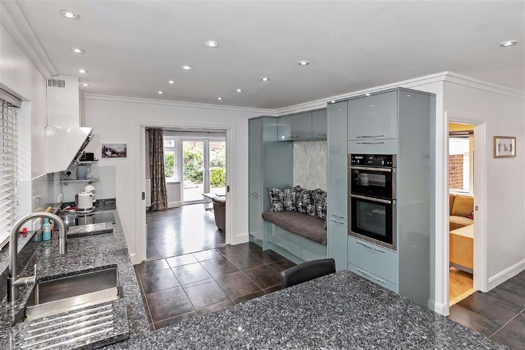 Orchard Close, Gravenhurst, Bedfordshire 4 bed detached bungalow £500,000