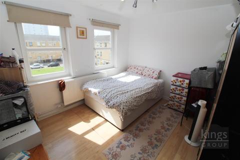 9 Warmington Close, London, E5 0BX