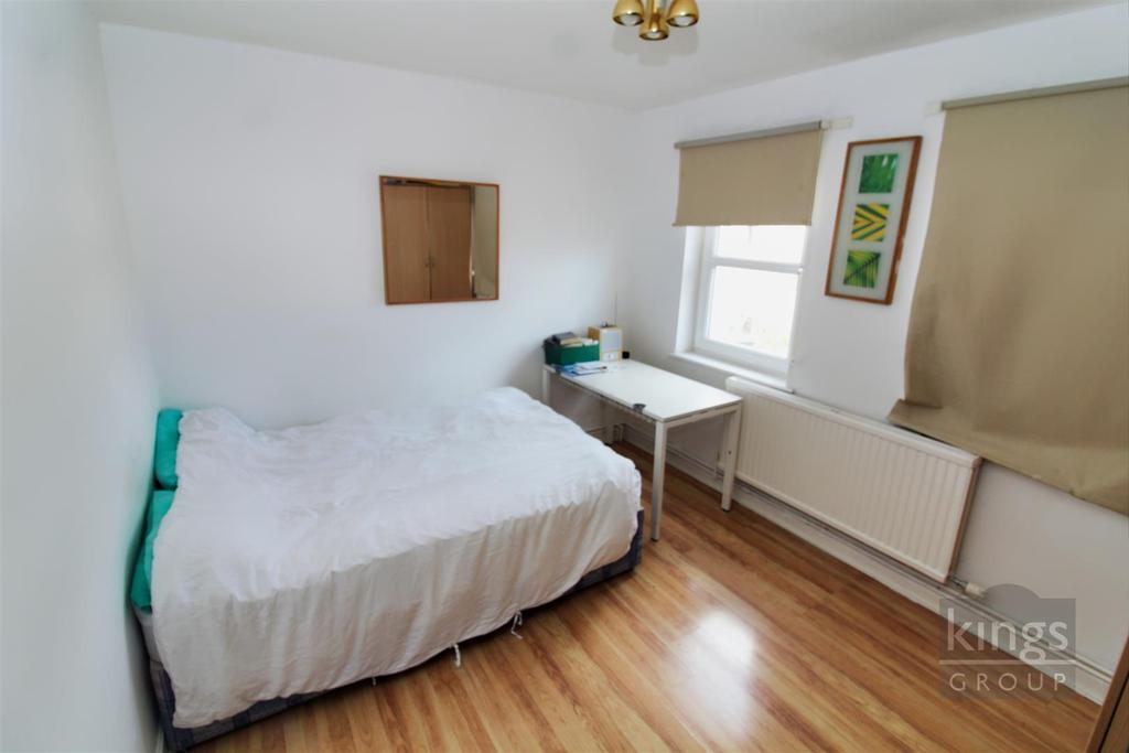 Bed 1.jpg