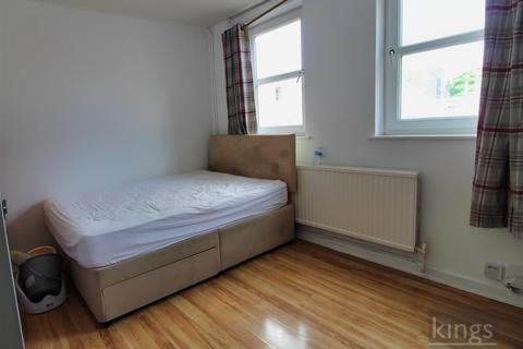 9 Warmington Close, London, E5 0BX